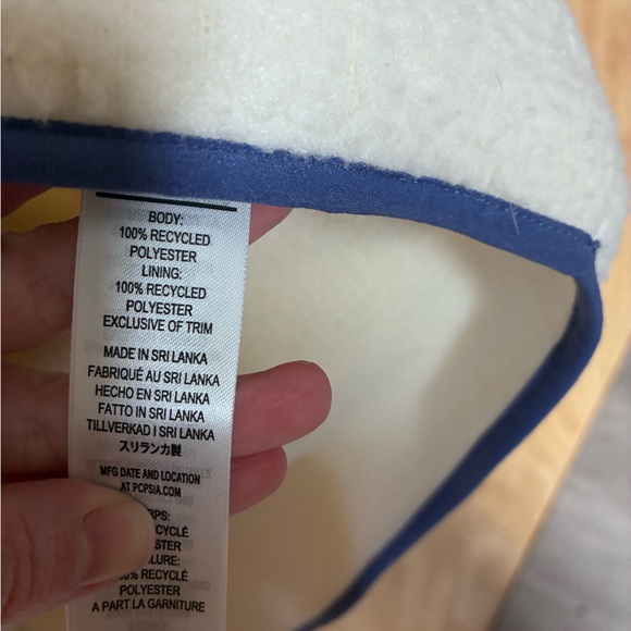 Patagonia Cream Fleece Marsupial with Blue Trim - Picture 7 of 7